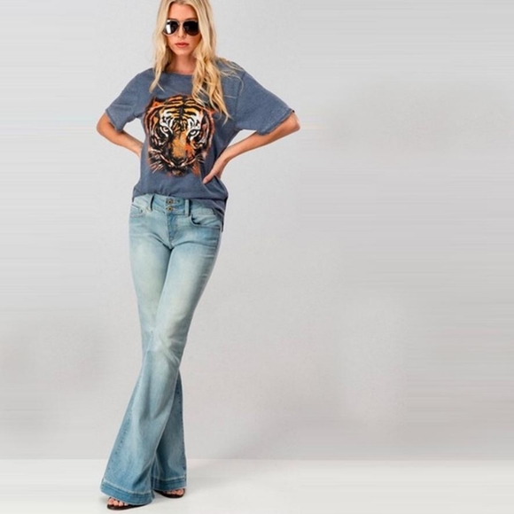 Graphic Tiger Tee 2× HOST PICK - Picture 8 of 14